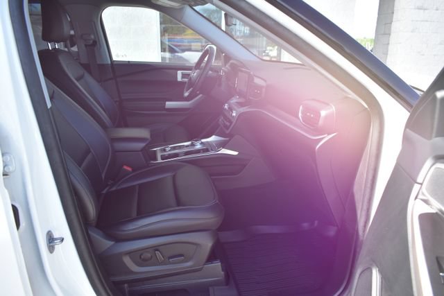 Used 2023 Ford Explorer XLT w/ Equipment Group 202A AWD/4WD image 45
