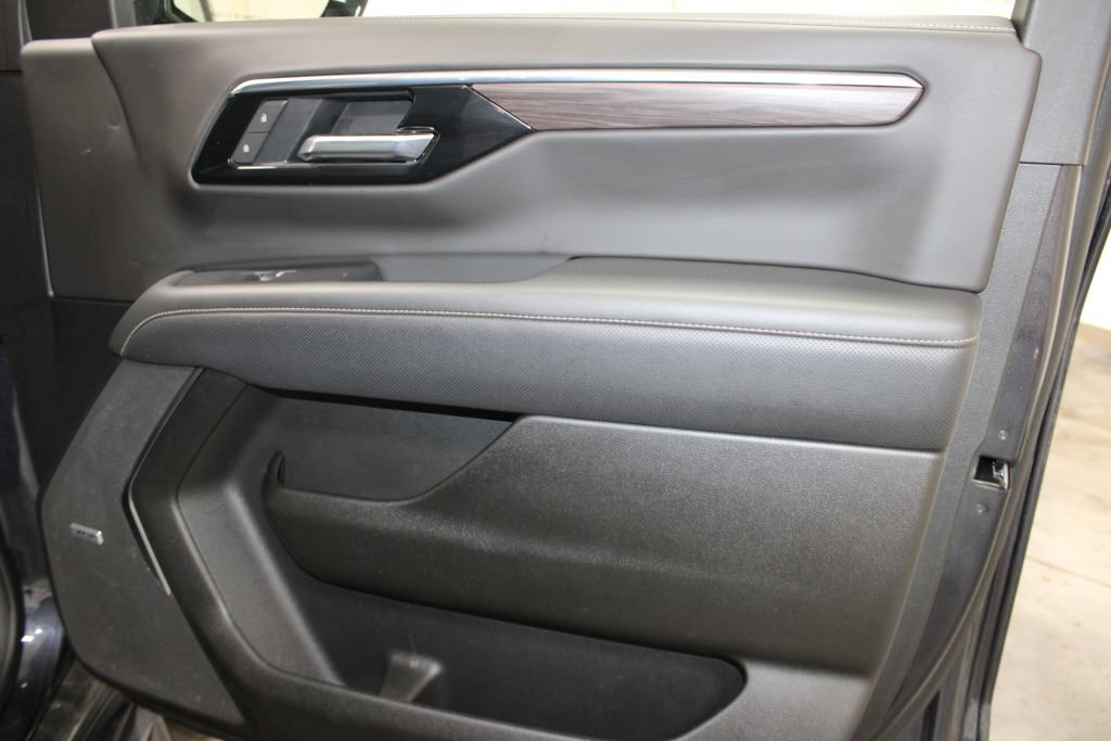 Used 2025 Chevrolet Tahoe Premier RWD image 28