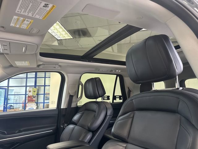 Used 2025 Lincoln Navigator Reserve AWD/4WD image 24