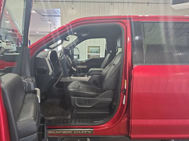 Used 2022 Ford F350 Lariat w/ Black Appearance Package AWD/4WD image 22