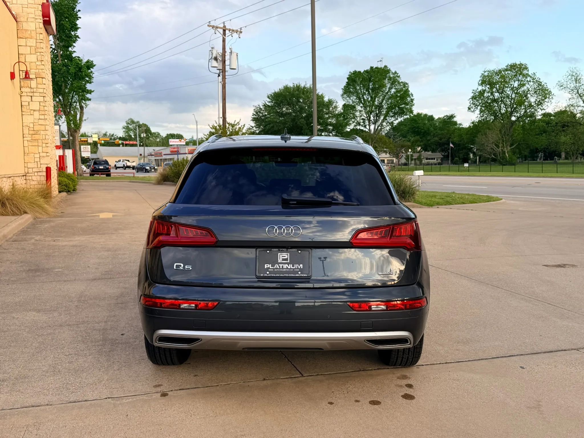 Used 2020 Audi Q5 2.0T Premium w/ Convenience Package AWD/4WD image 4
