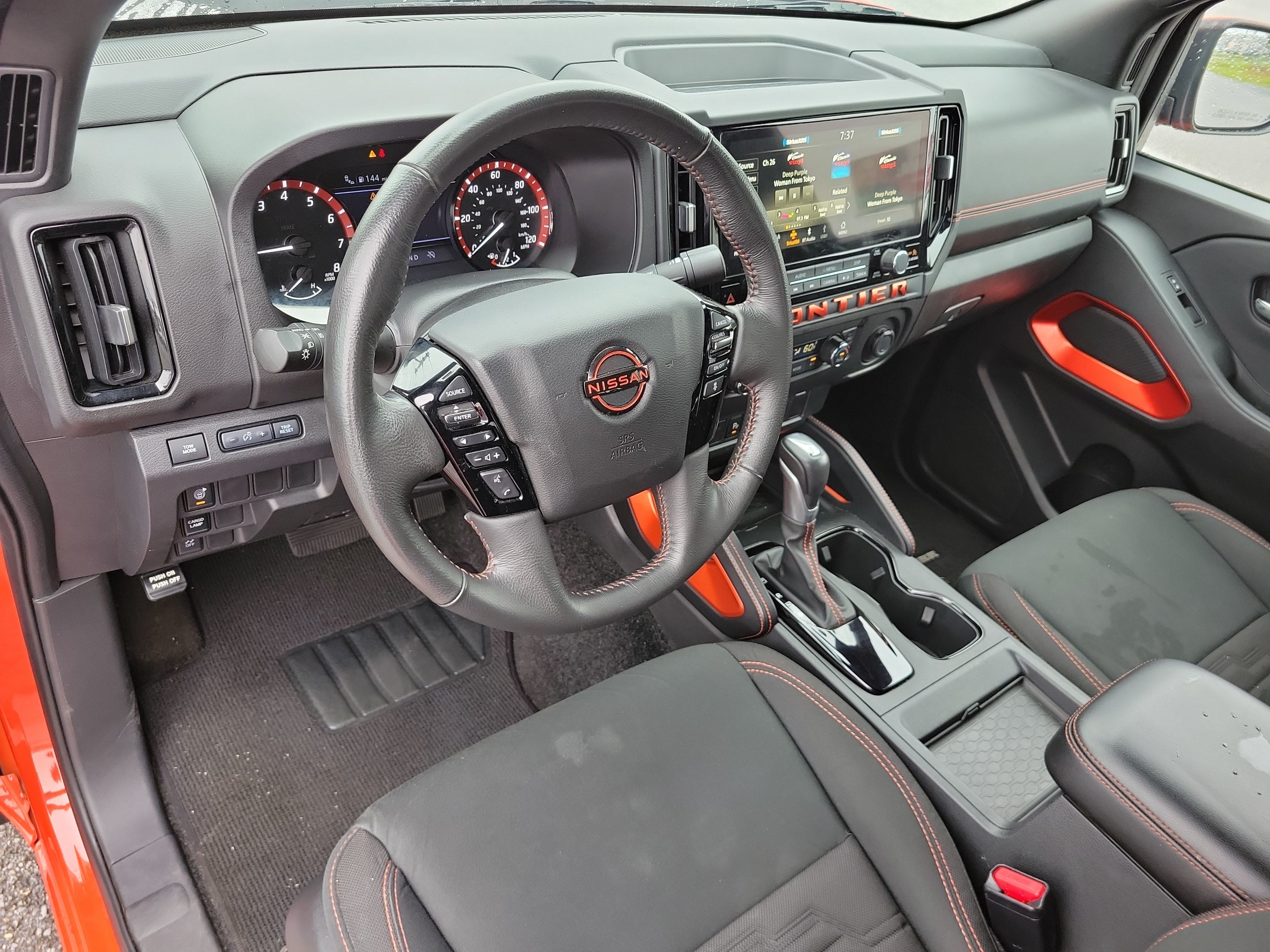 Used 2025 Nissan Frontier Pro-X RWD image 8