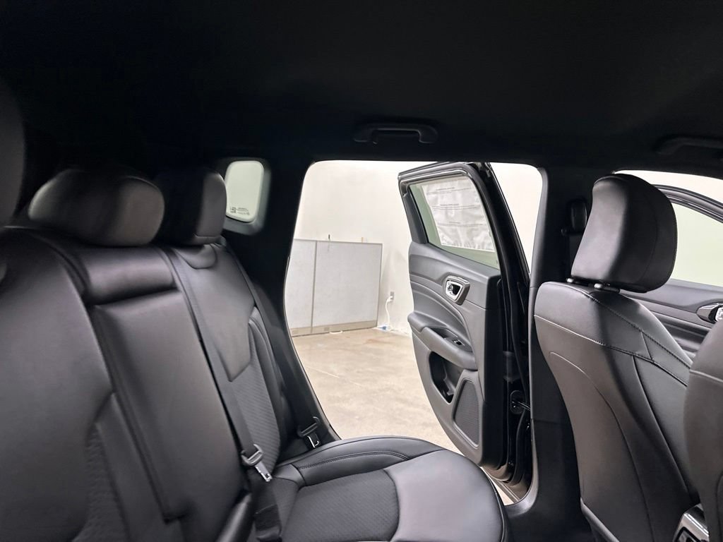 New 2026 Jeep Compass Latitude AWD/4WD image 26