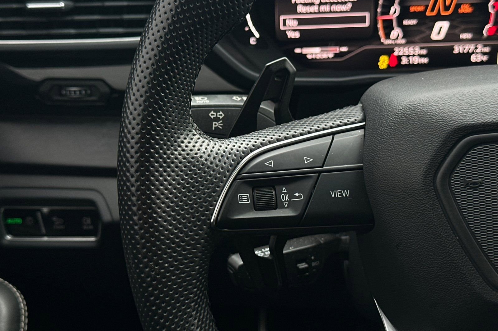 Used 2022 Lamborghini Urus image 27