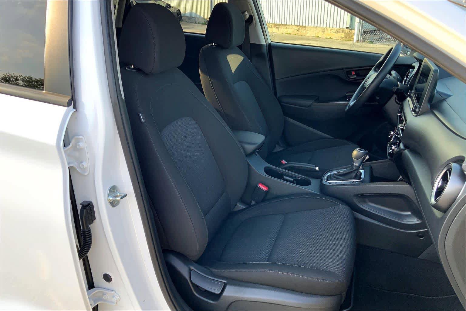 Used 2022 Hyundai Kona SEL FWD image 9