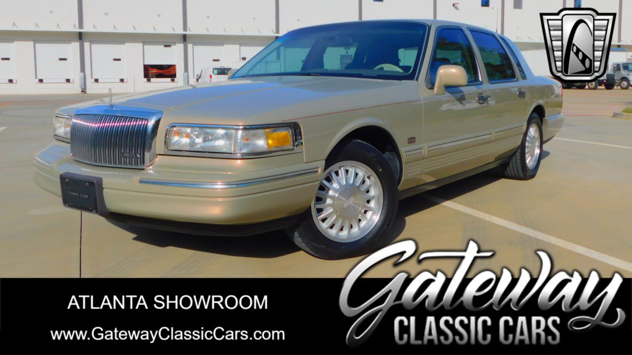 Used 1996 Lincoln Town Car Signature