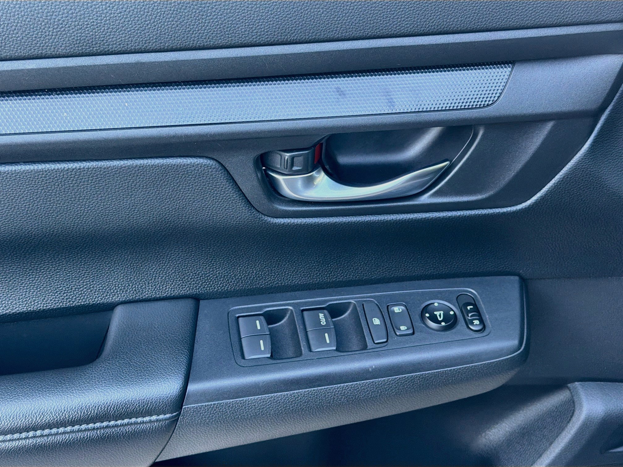 Certified 2025 Honda CR-V LX image 16