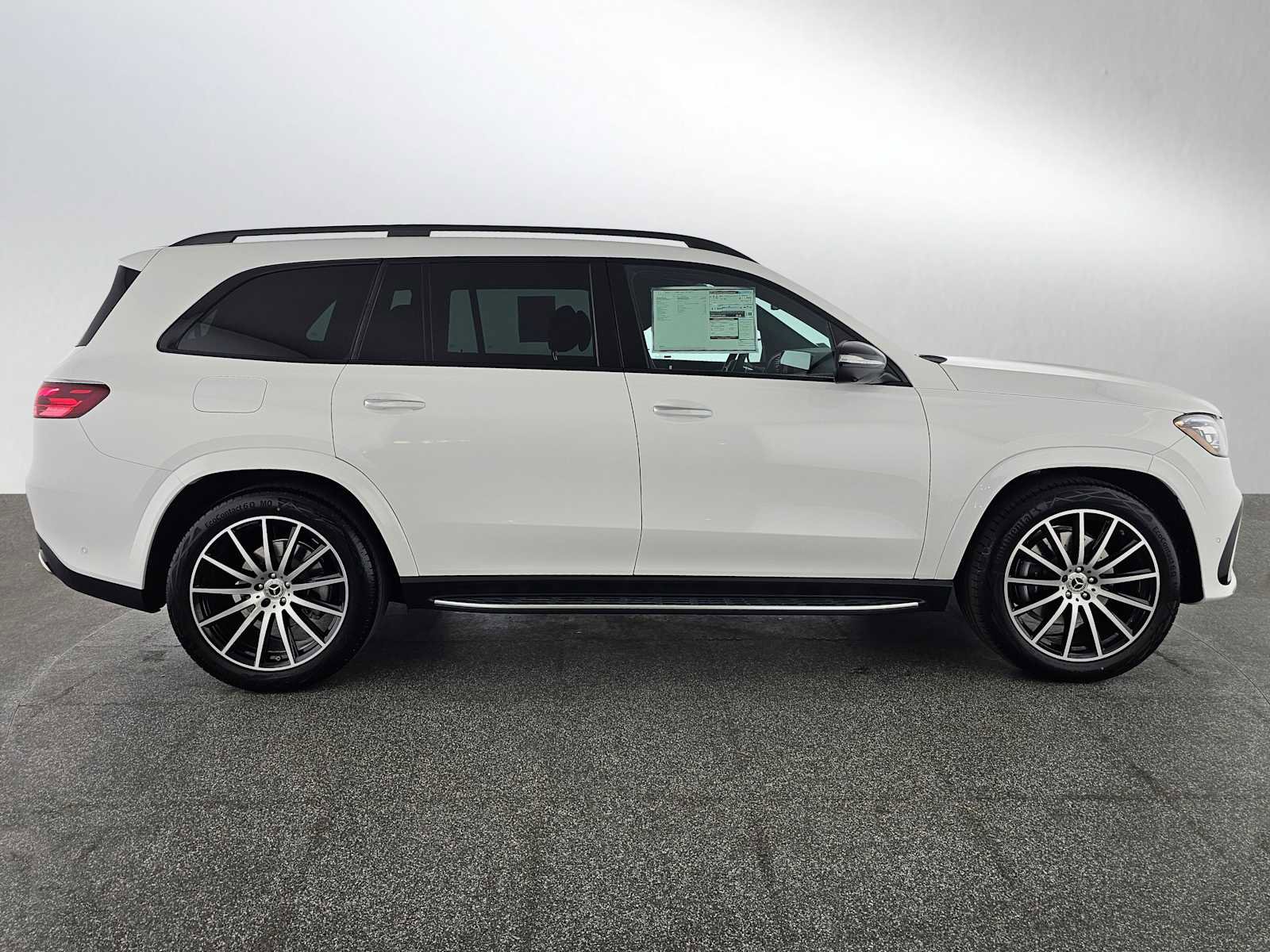 Used 2026 Mercedes-Benz GLS 580 4MATIC image 2
