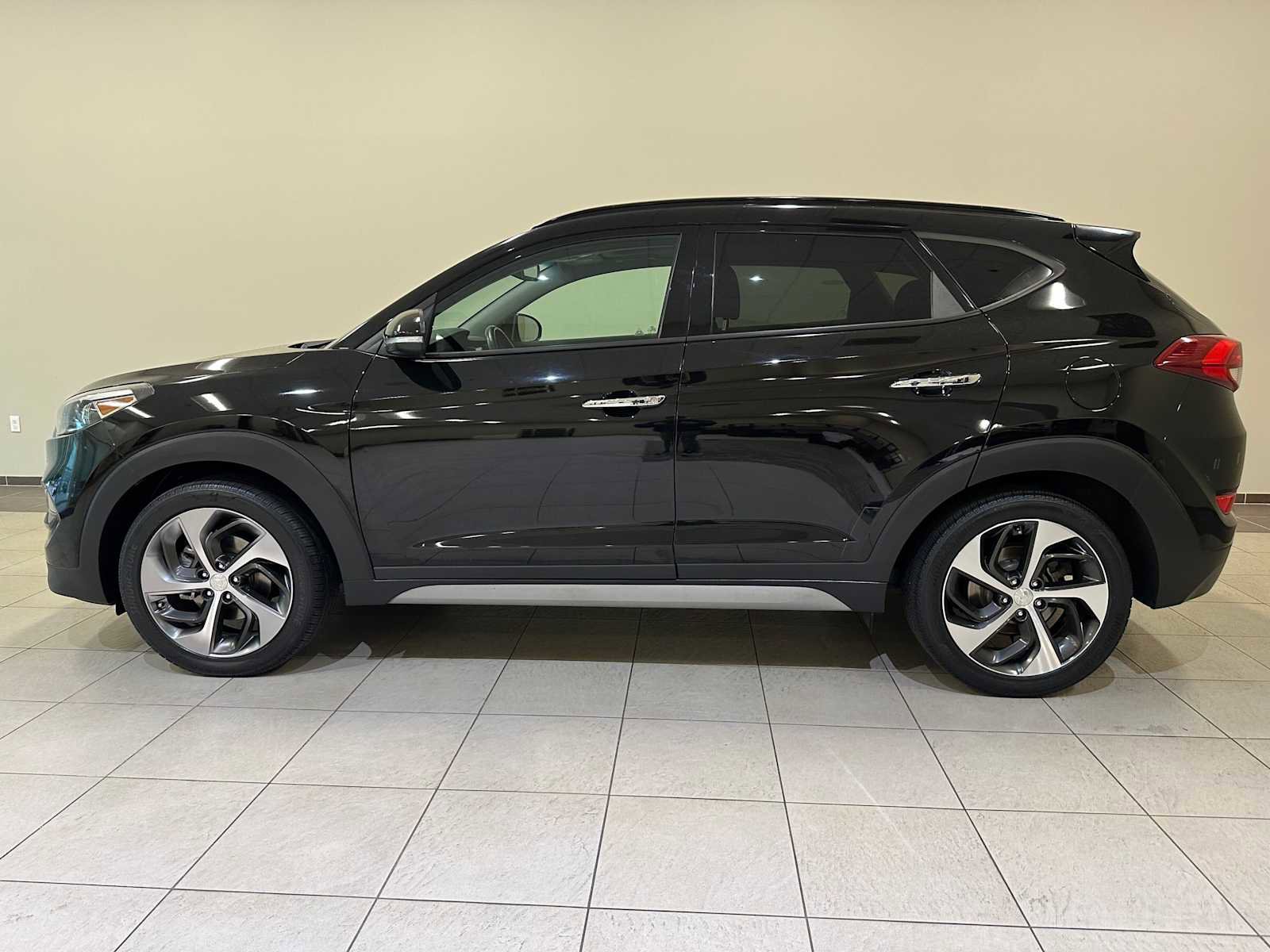 Used 2018 Hyundai Tucson Limited w/ Ultimate Package 02 AWD/4WD image 3
