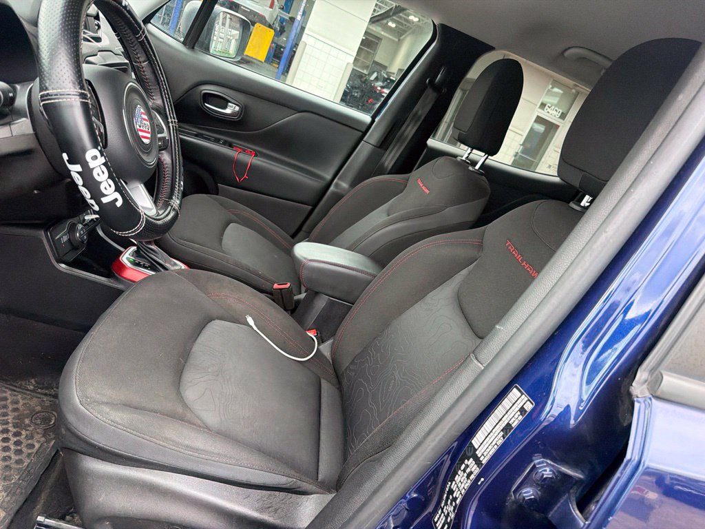 Used 2019 Jeep Renegade Trailhawk w/ LED Lighting Group AWD/4WD image 3