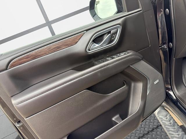 Used 2021 Chevrolet Suburban Z71 w/ Z71 Off-Road Package AWD/4WD image 24