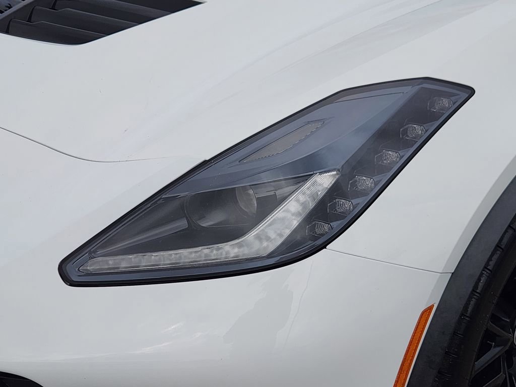 Used 2018 Chevrolet Corvette Z06 RWD image 10