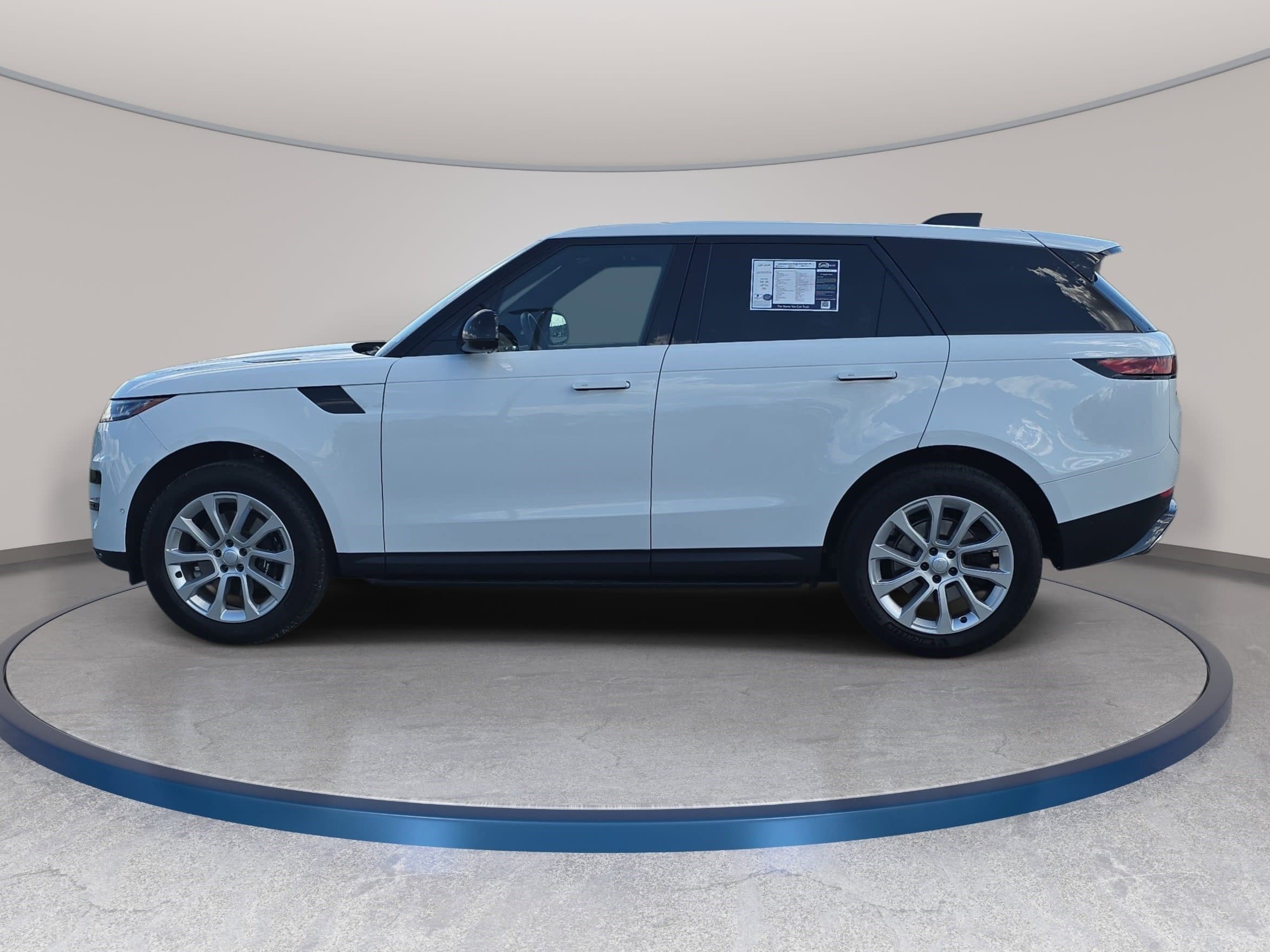 Used 2024 Land Rover Range Rover Sport SE image 8