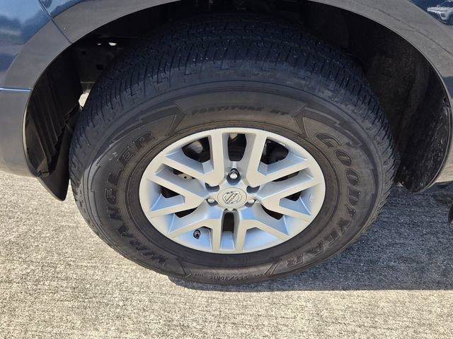 Used 2015 Nissan Frontier SV RWD image 9