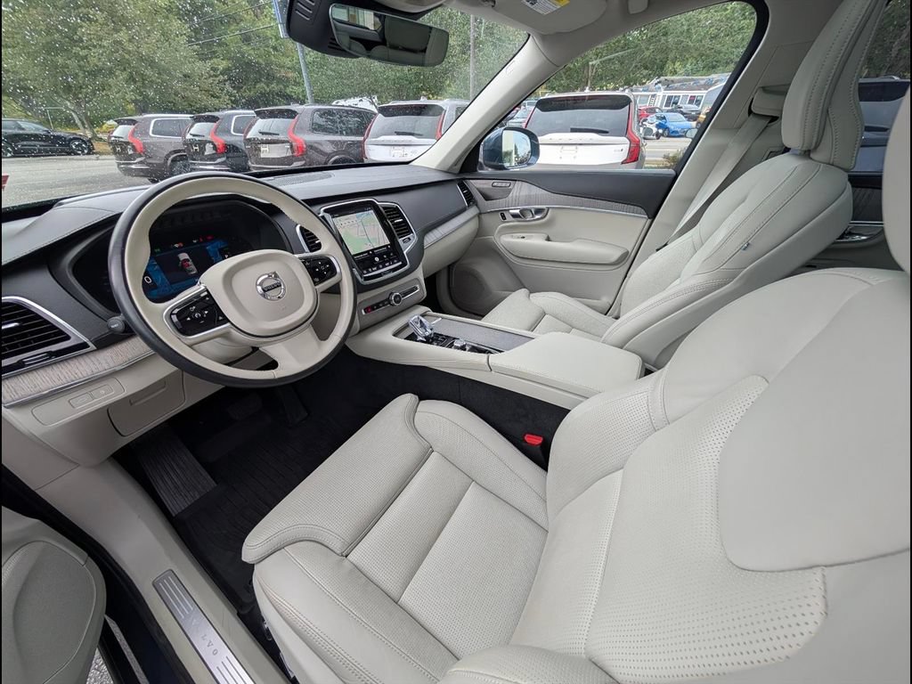 Certified 2025 Volvo XC90 T8 Ultra w/ Protection Package Premier AWD/4WD image 10