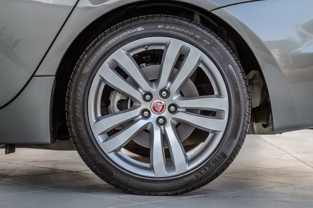 Used 2017 Jaguar XJ L Portfolio image 15