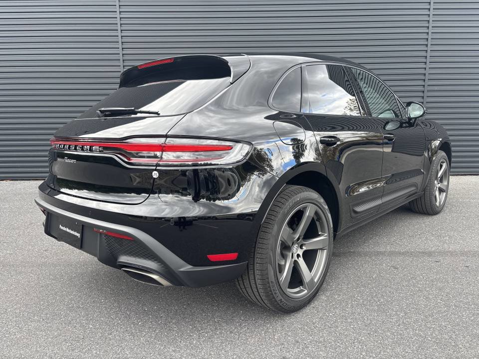 Certified 2026 Porsche Macan image 5