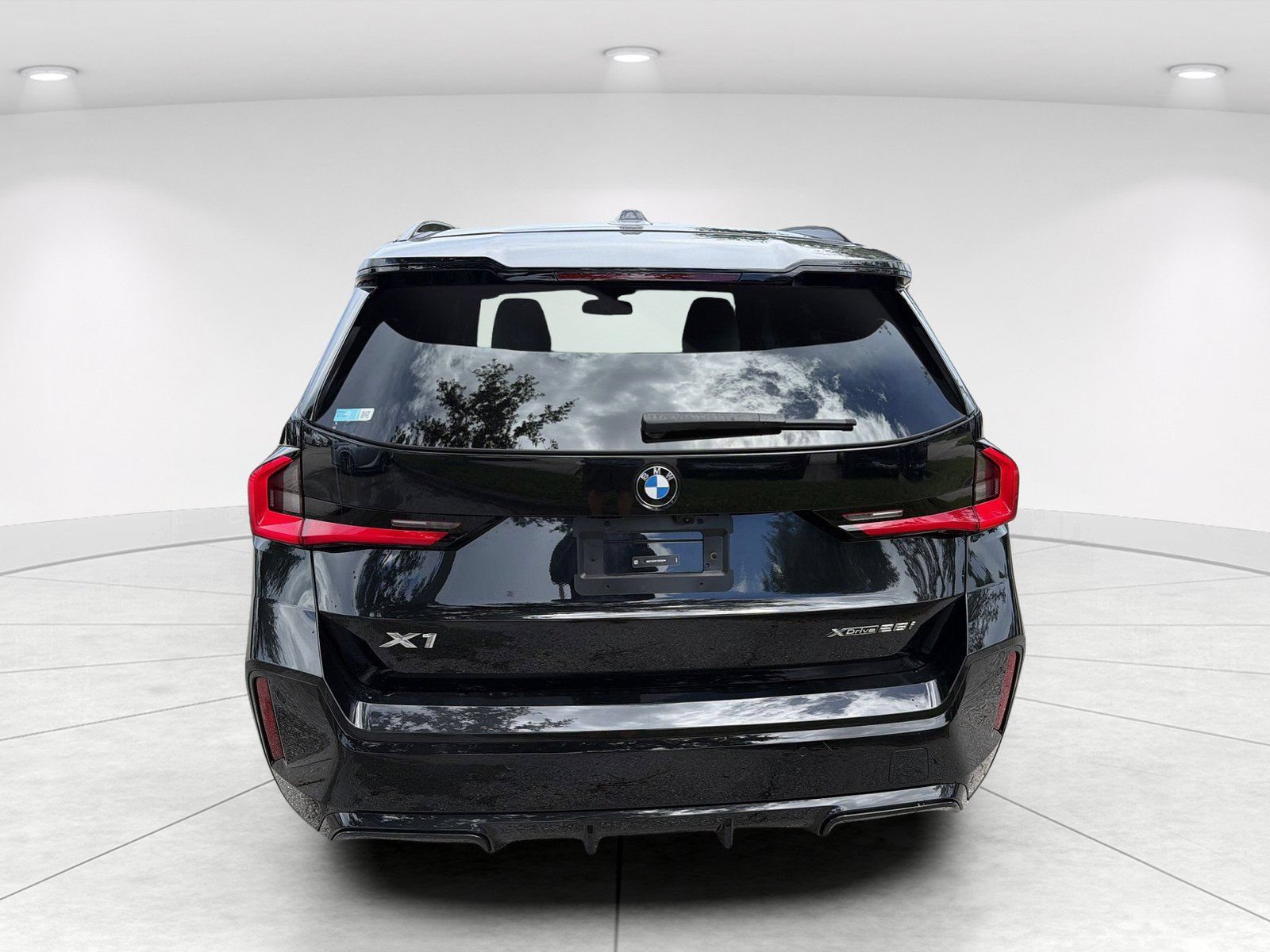 New 2026 BMW X1 xDrive28i w/ Technology Package AWD/4WD image 5