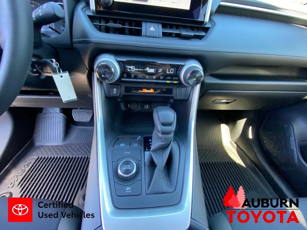 Certified 2025 Toyota RAV4 LE AWD/4WD image 39