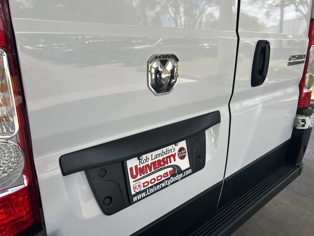 Used 2025 RAM ProMaster 2500 w/ Convenience Group FWD image 15