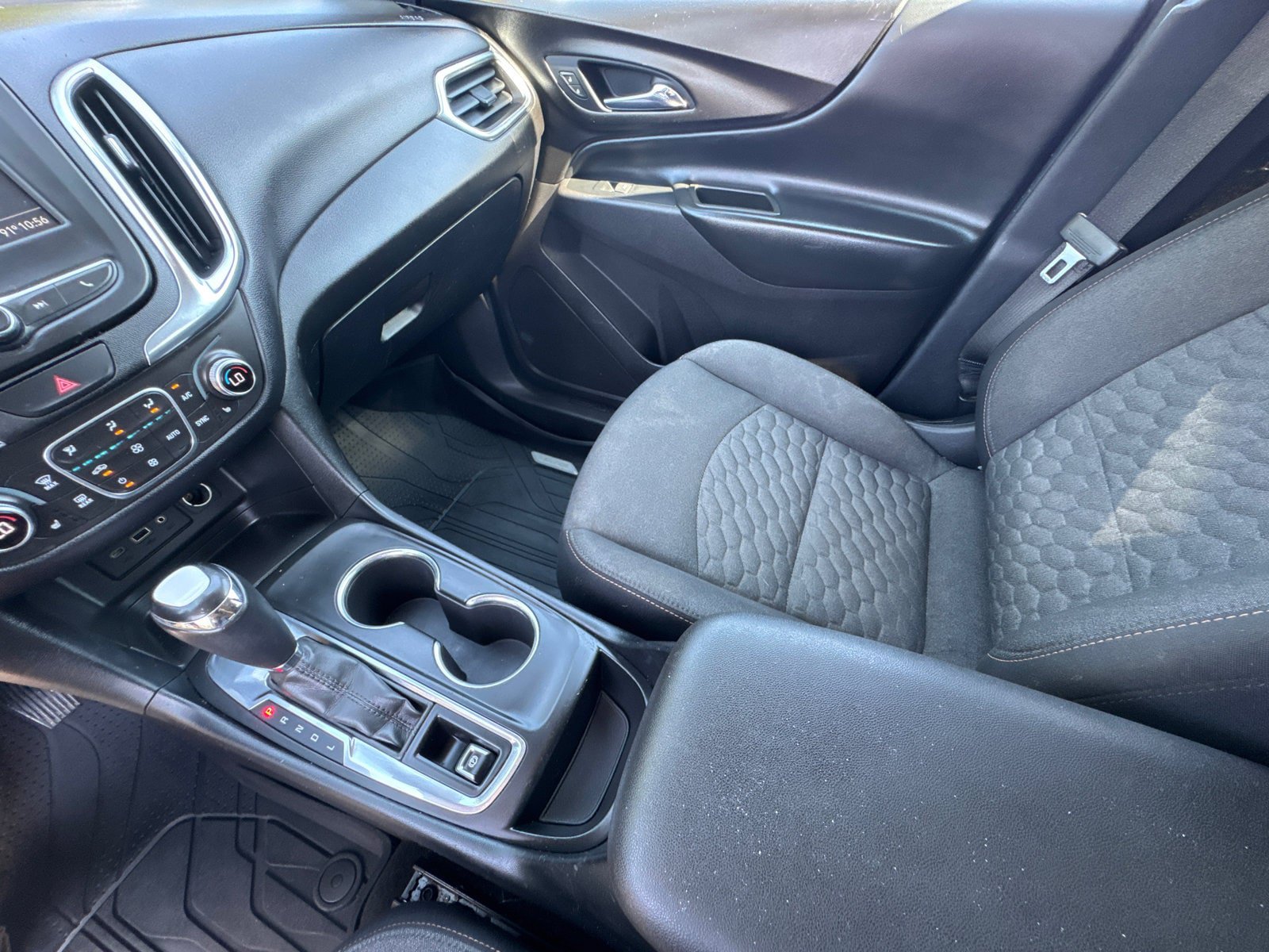Used 2019 Chevrolet Equinox LT FWD image 30