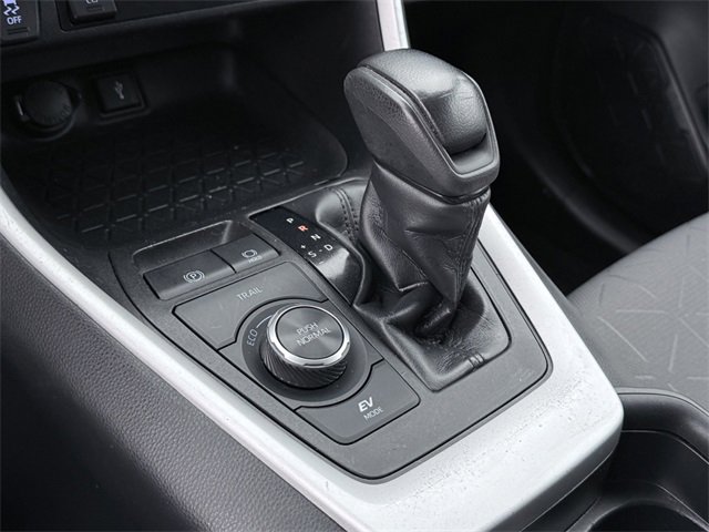 Certified 2021 Toyota RAV4 XLE image 33