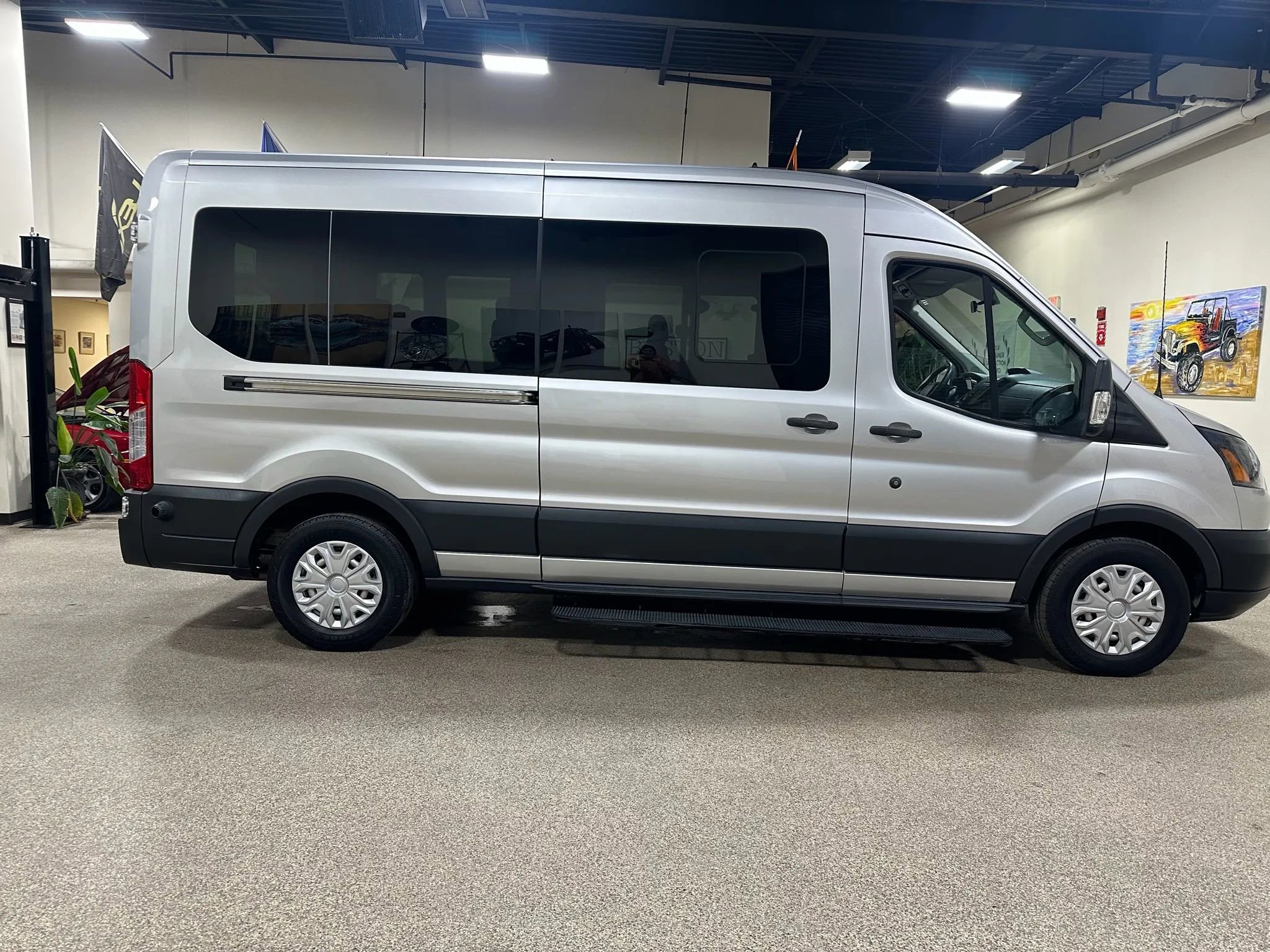 Used 2015 Ford Transit 350 XL image 7