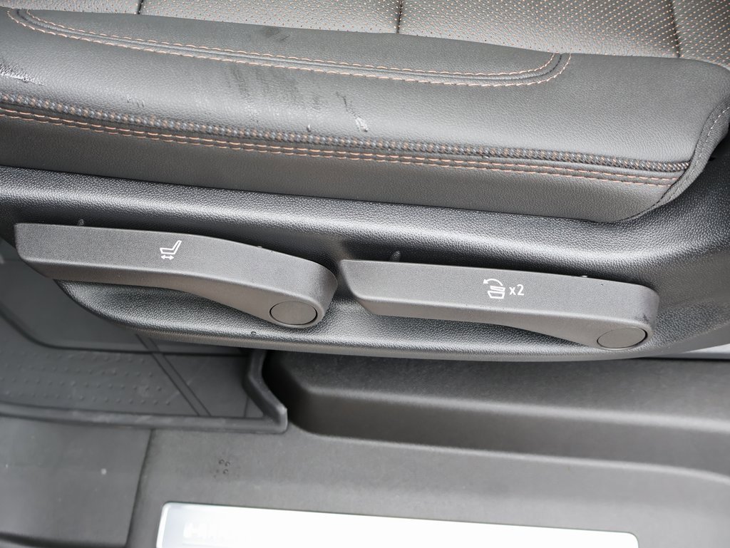 New 2025 Chevrolet Suburban High Country image 29