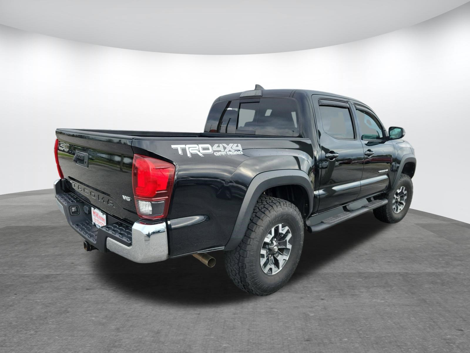 Used 2018 Toyota Tacoma TRD Off-Road image 5