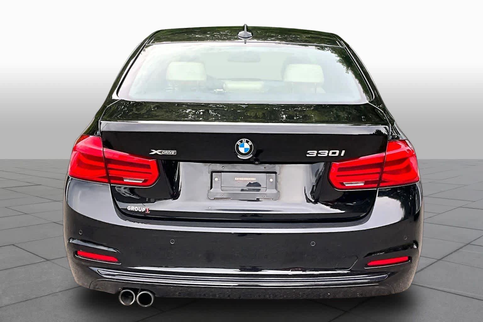 Used 2018 BMW 330i xDrive Sedan AWD/4WD image 5