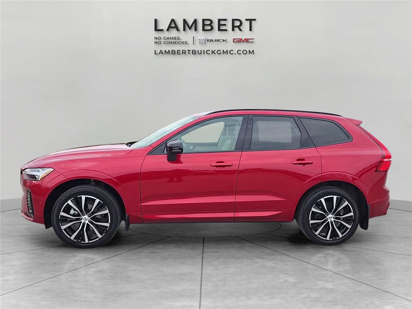 Used 2025 Volvo XC60 B5 Plus w/ Climate Package image 2