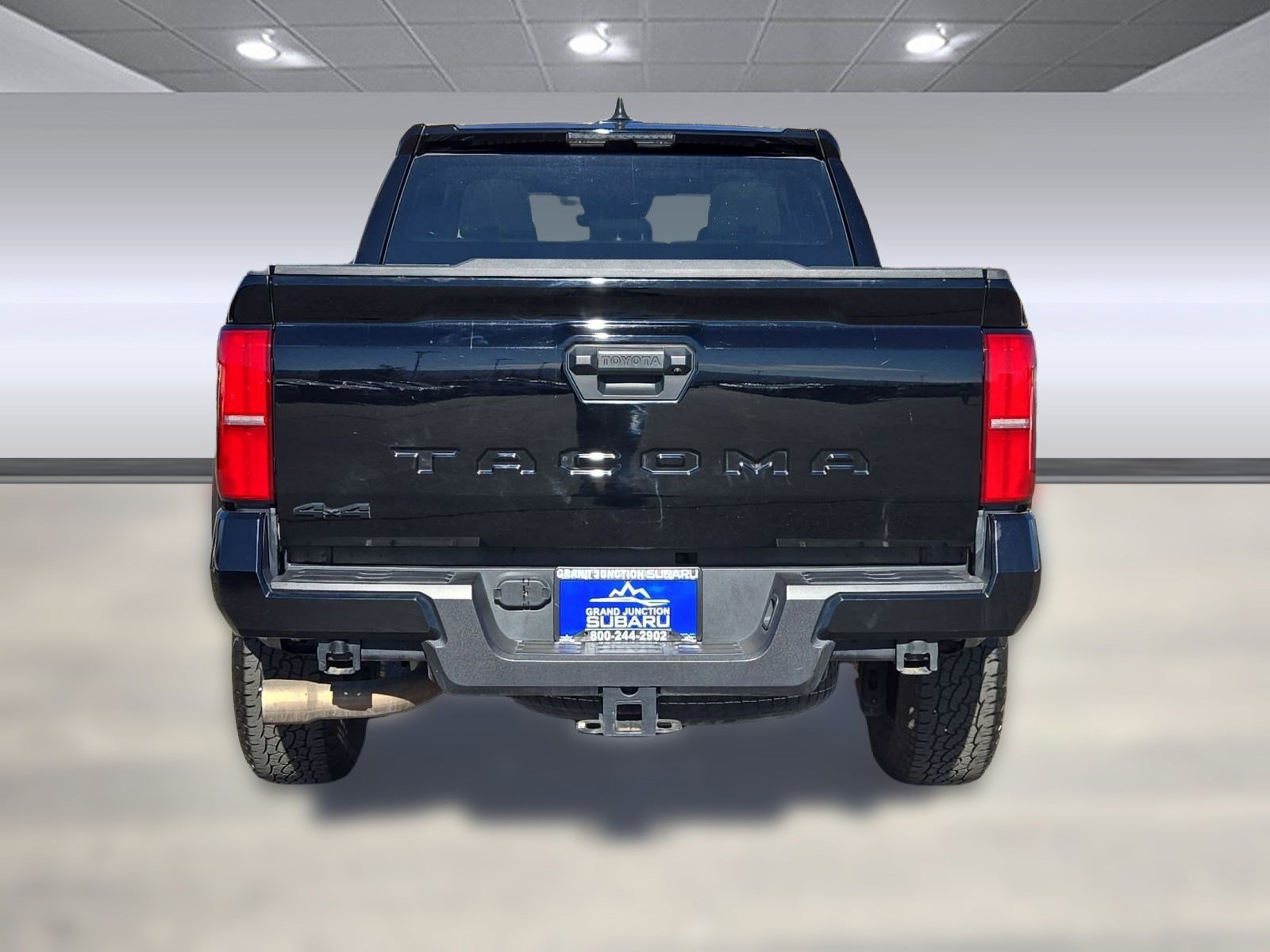 Used 2024 Toyota Tacoma TRD Off-Road image 9