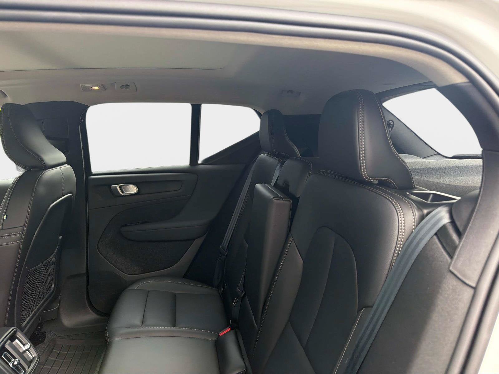 Used 2026 Volvo XC40 B5 Plus AWD/4WD image 15
