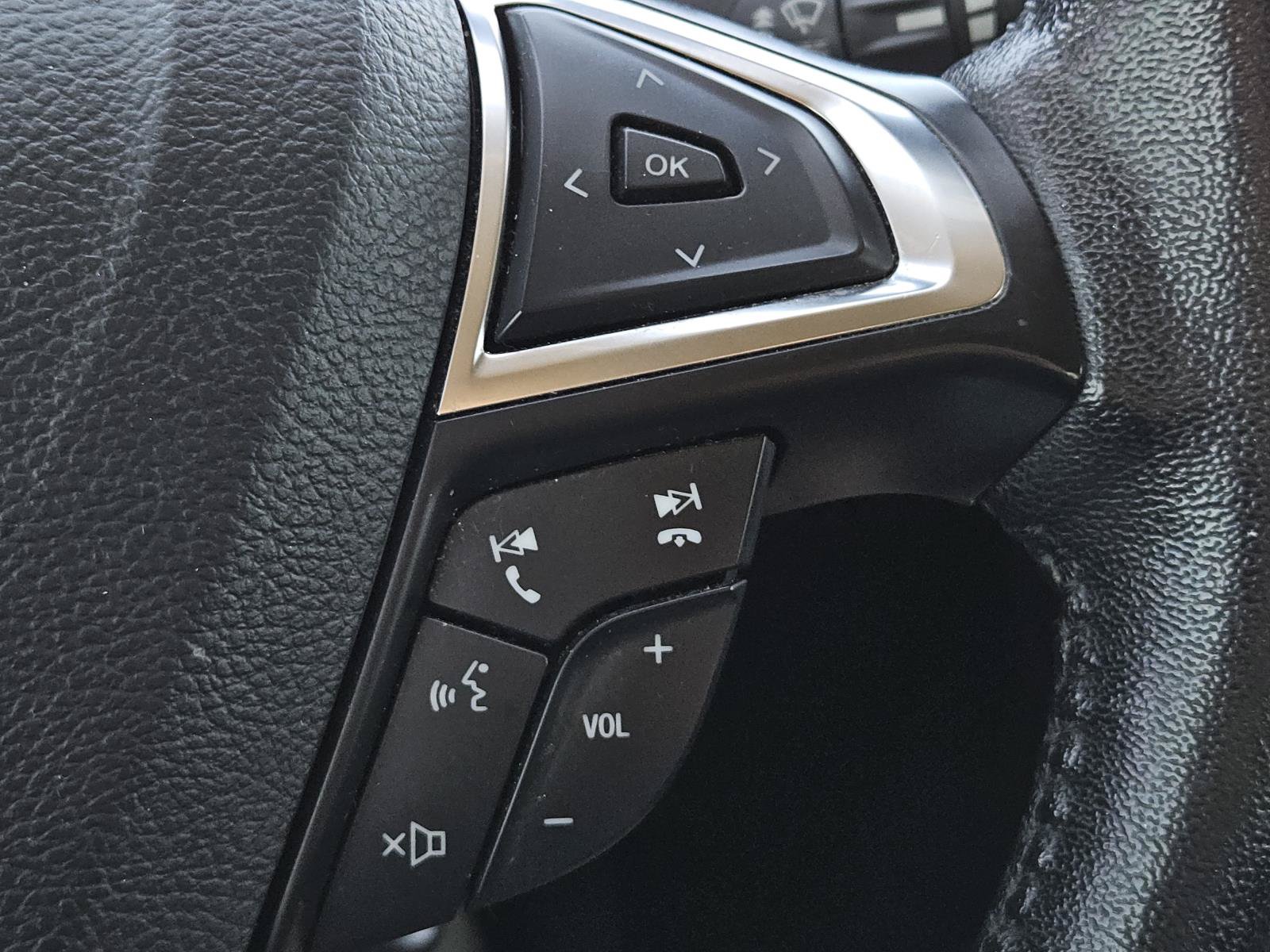 Used 2020 Ford Fusion SEL FWD image 21
