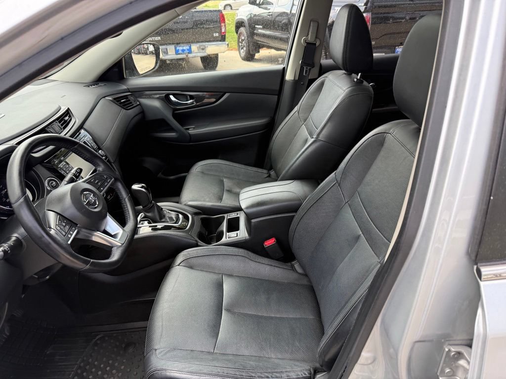 Used 2017 Nissan Rogue SL w/ SL Premium Package AWD/4WD image 11