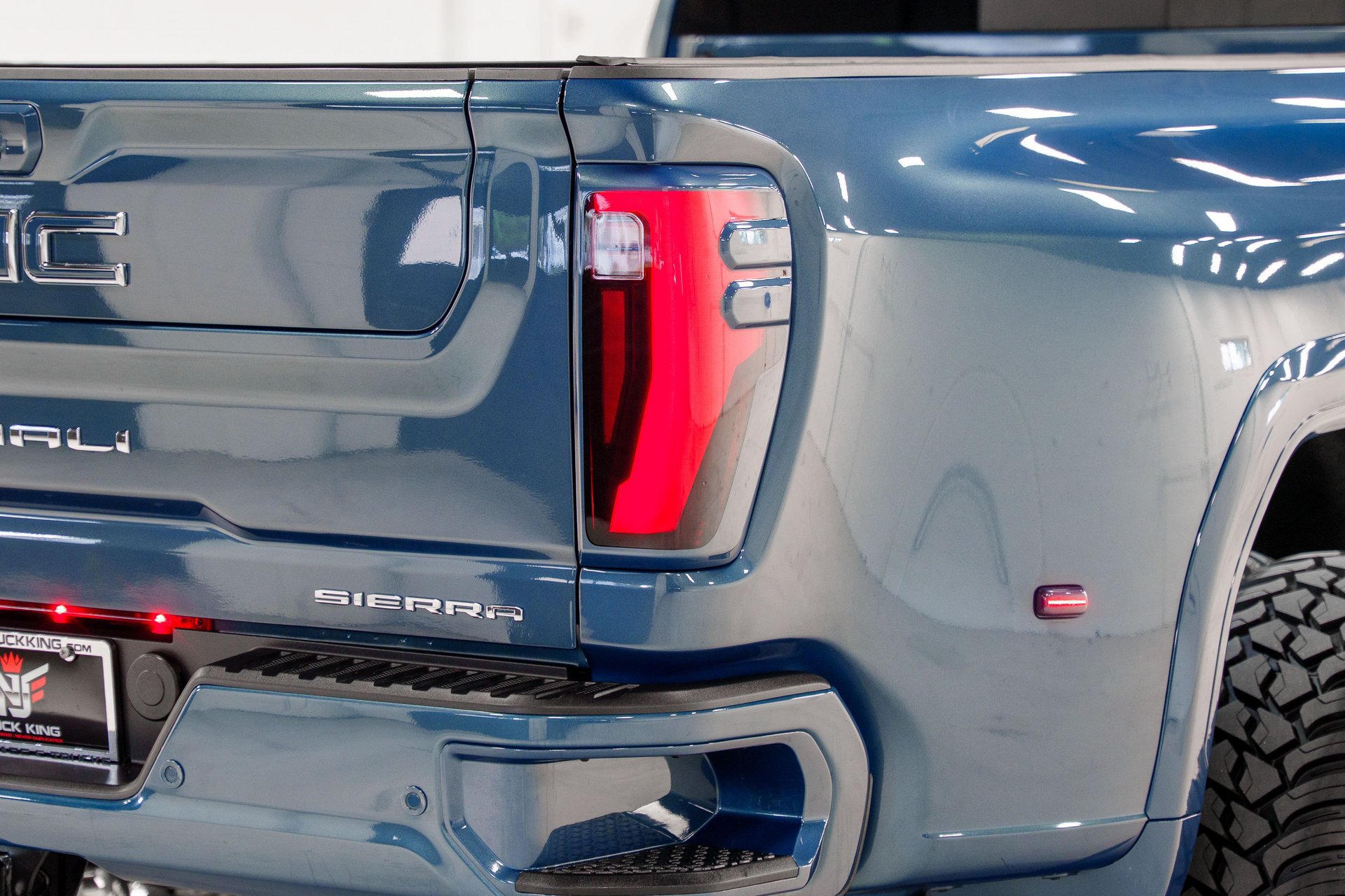 Used 2026 GMC Sierra 3500 Denali w/ Denali Reserve Package AWD/4WD image 31
