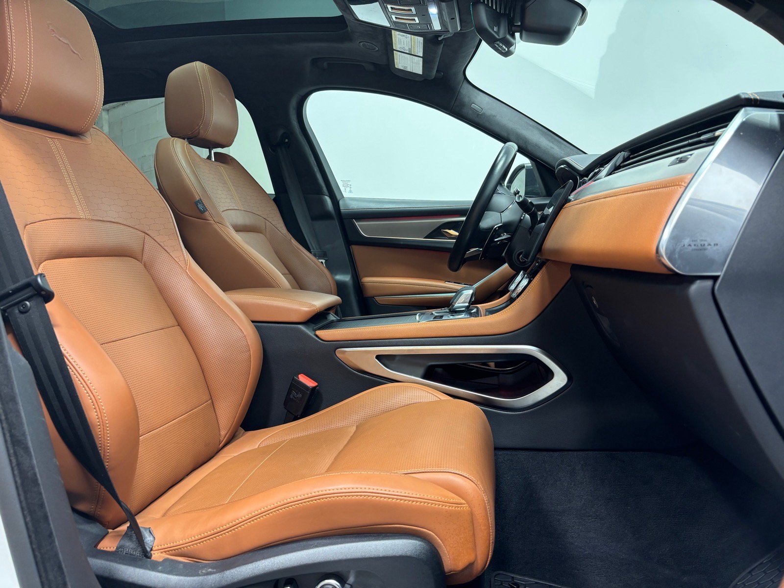 New 2025 Jaguar F-PACE R-Dynamic S AWD/4WD image 31