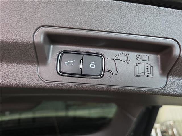 Certified 2023 Ford Explorer Platinum image 23