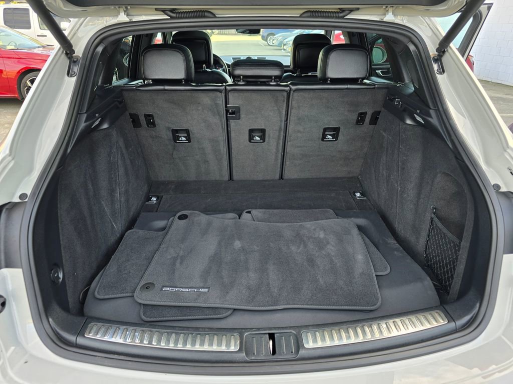 Used 2023 Porsche Macan image 15