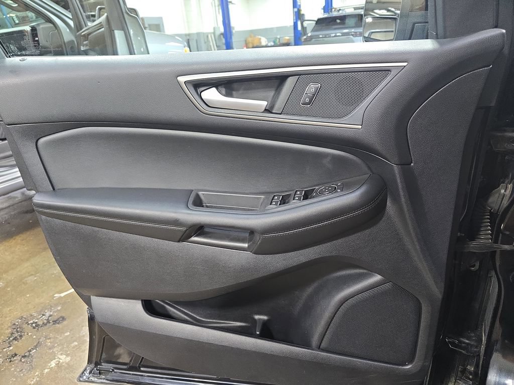 Used 2022 Ford Edge SEL w/ Convenience Package AWD/4WD image 29