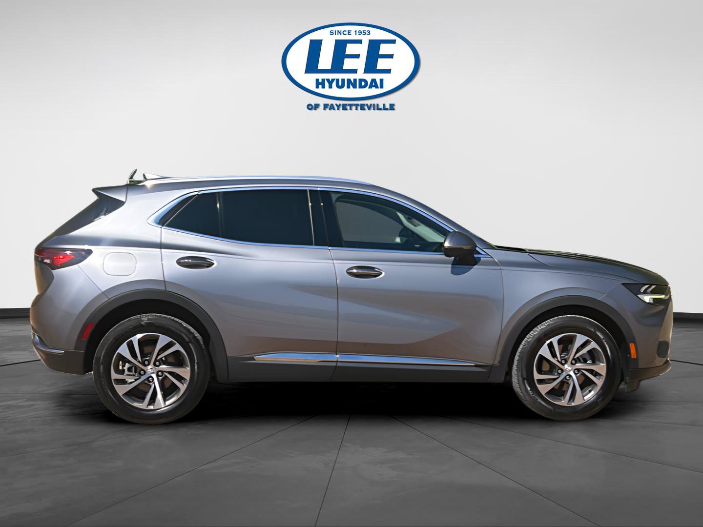 Used 2022 Buick Envision Essence w/ Technology Package I FWD image 2