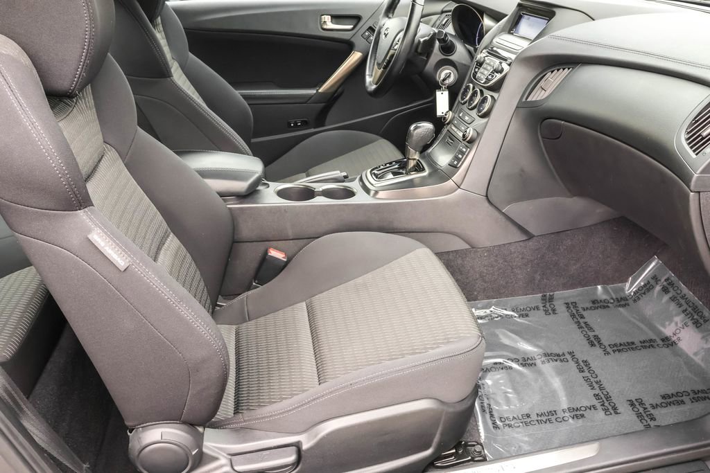 Used 2013 Hyundai Genesis 2.0T image 32