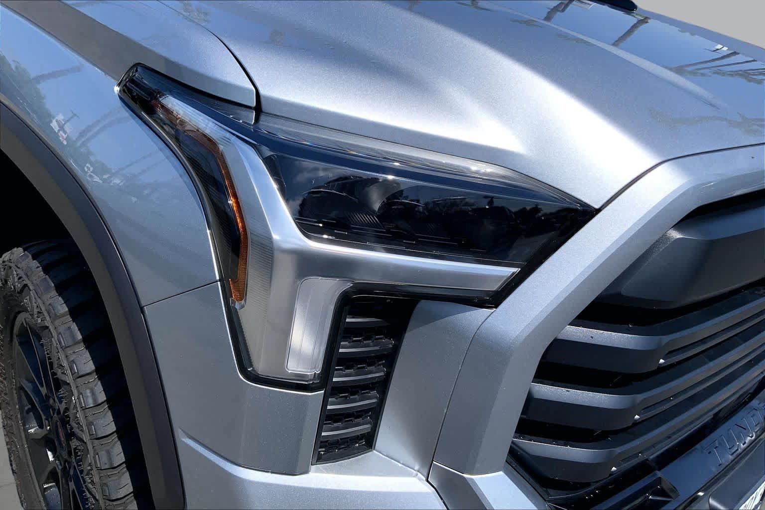 Used 2024 Toyota Tundra Limited AWD/4WD image 27