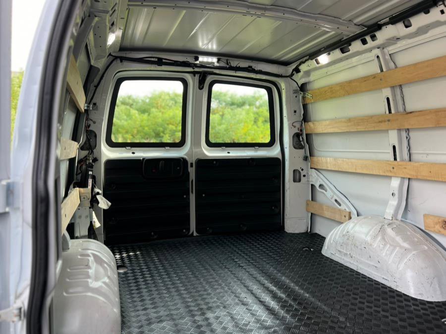 Used 2019 GMC Savana 2500 w/ Driver Convenience Package image 29
