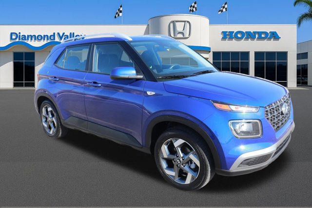 Used 2025 Hyundai Venue SEL image 1