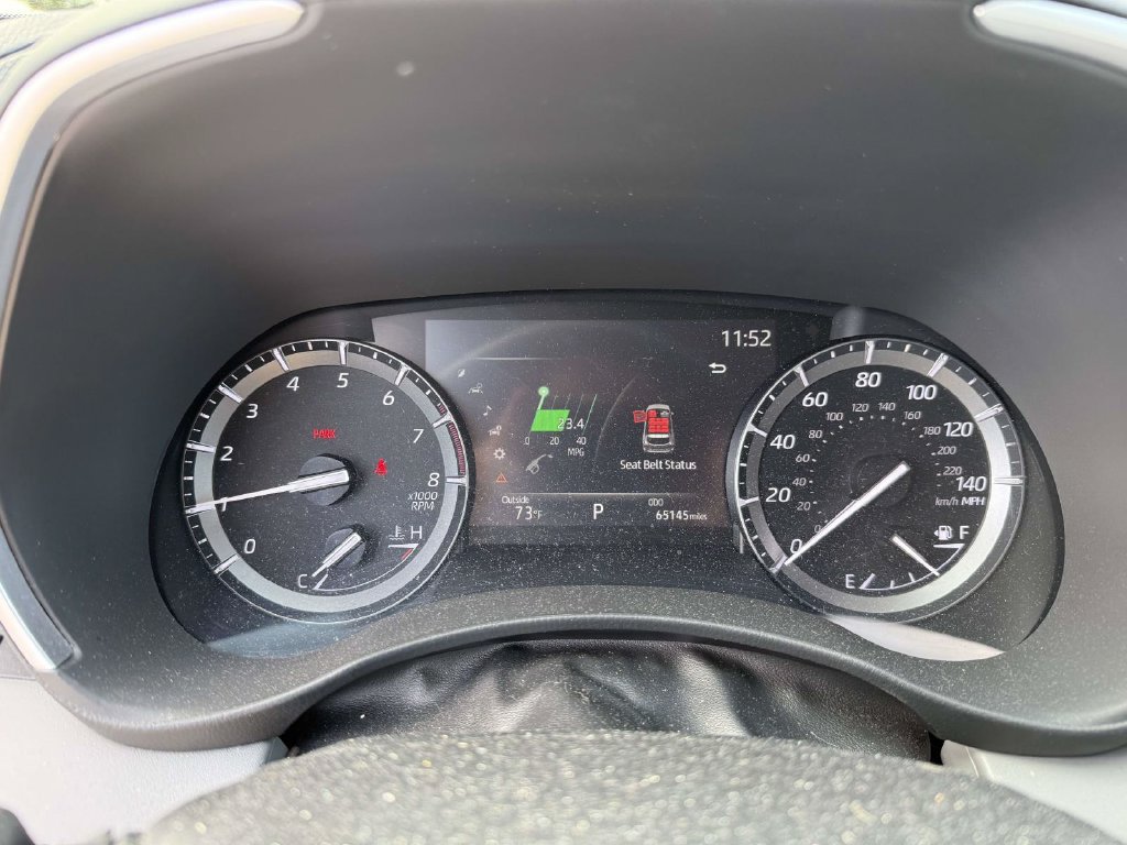 Used 2021 Toyota Highlander XLE AWD/4WD image 16