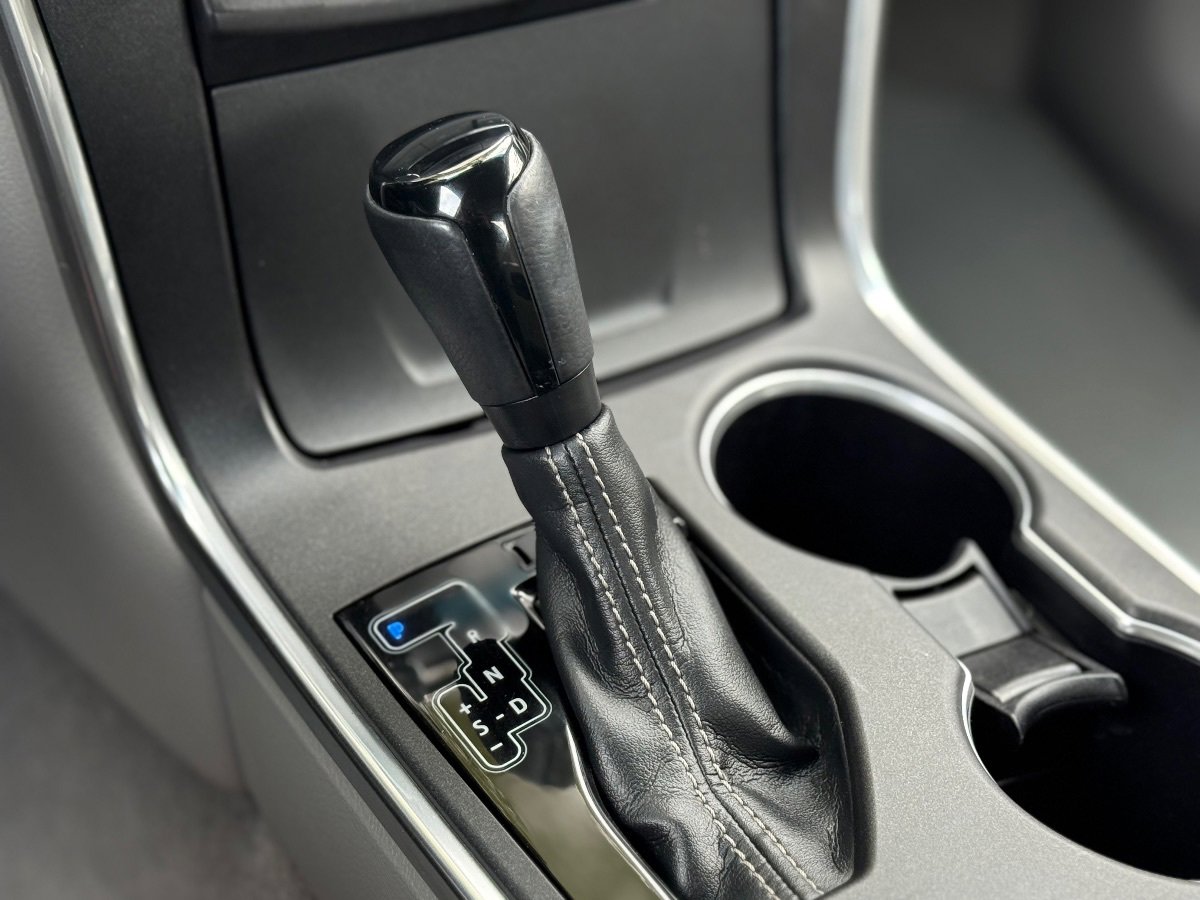 Used 2015 Toyota Camry XLE w/ Advanced Technology Package FWD image 25