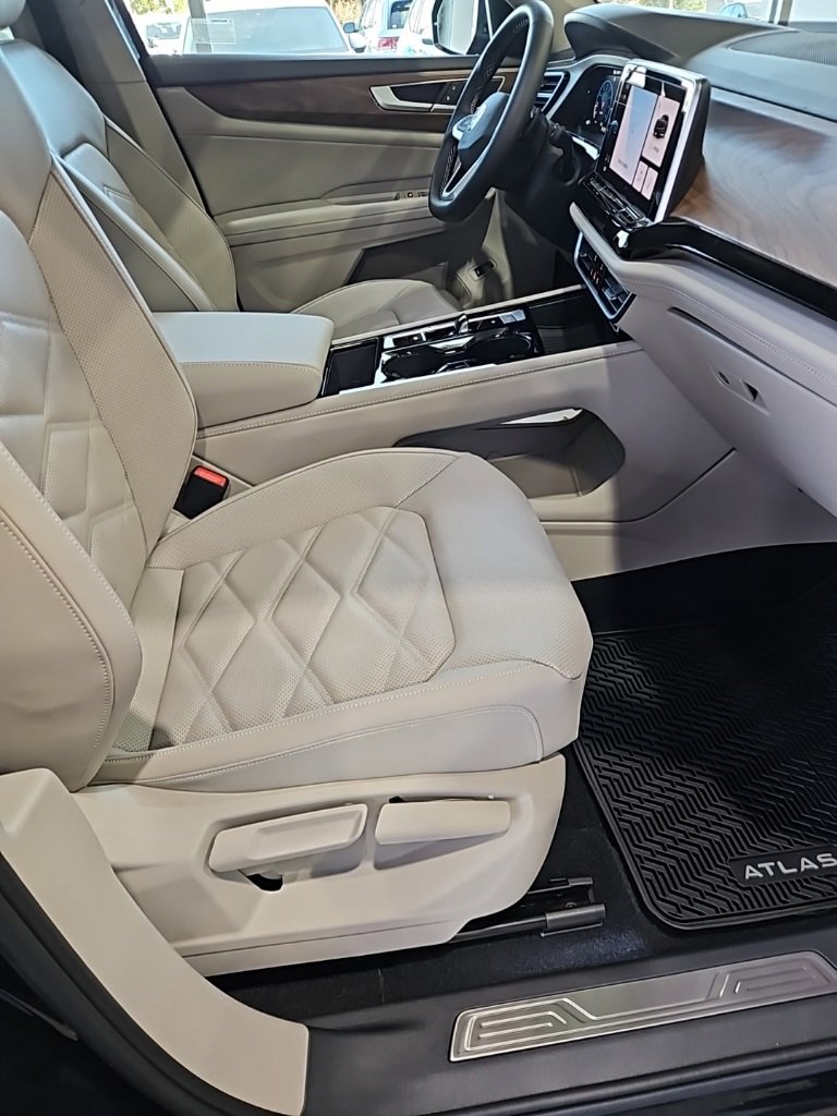 New 2026 Volkswagen Atlas SE image 13