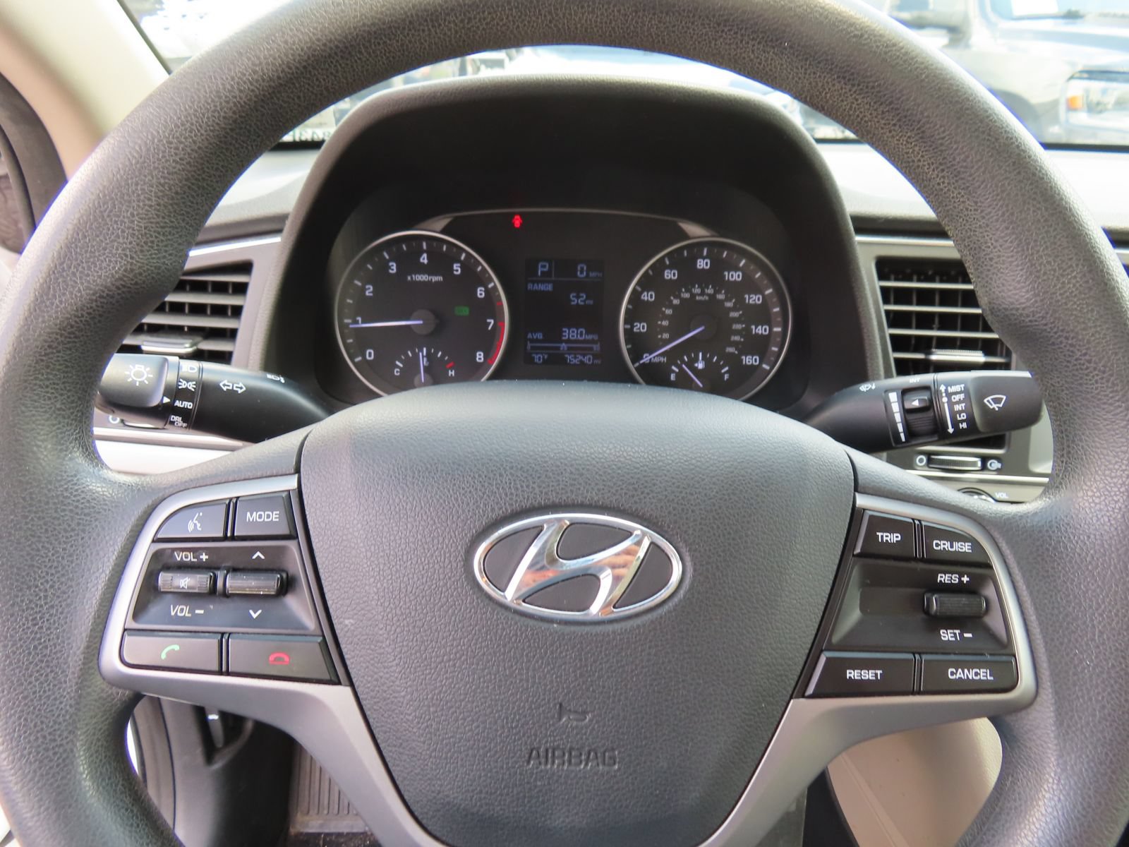 Used 2017 Hyundai Elantra SE FWD image 15