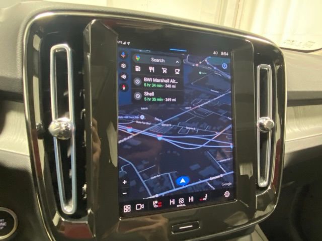 Used 2025 Volvo XC40 B5 Plus AWD/4WD image 17
